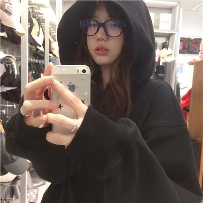 沉默不语的顾小姐